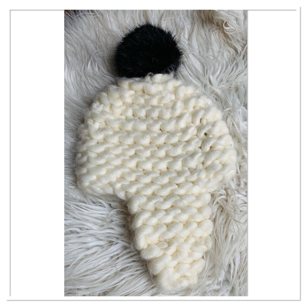 Silence + Noise Chunky Knit Pom Pom Beanie Ivory Black One Size - Picture 2 of 4